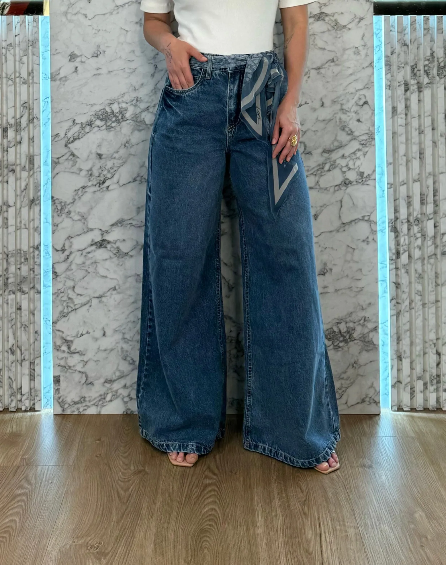 Caos - Wide Leg Jeans w Detail Tissue