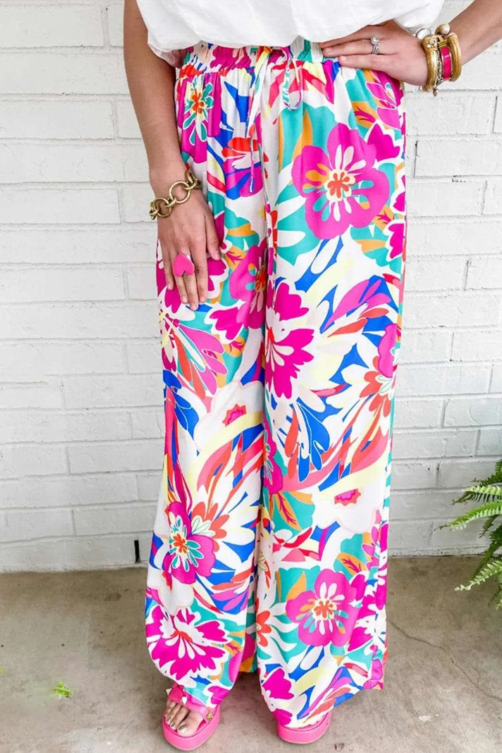 Chic printed wide-leg pants