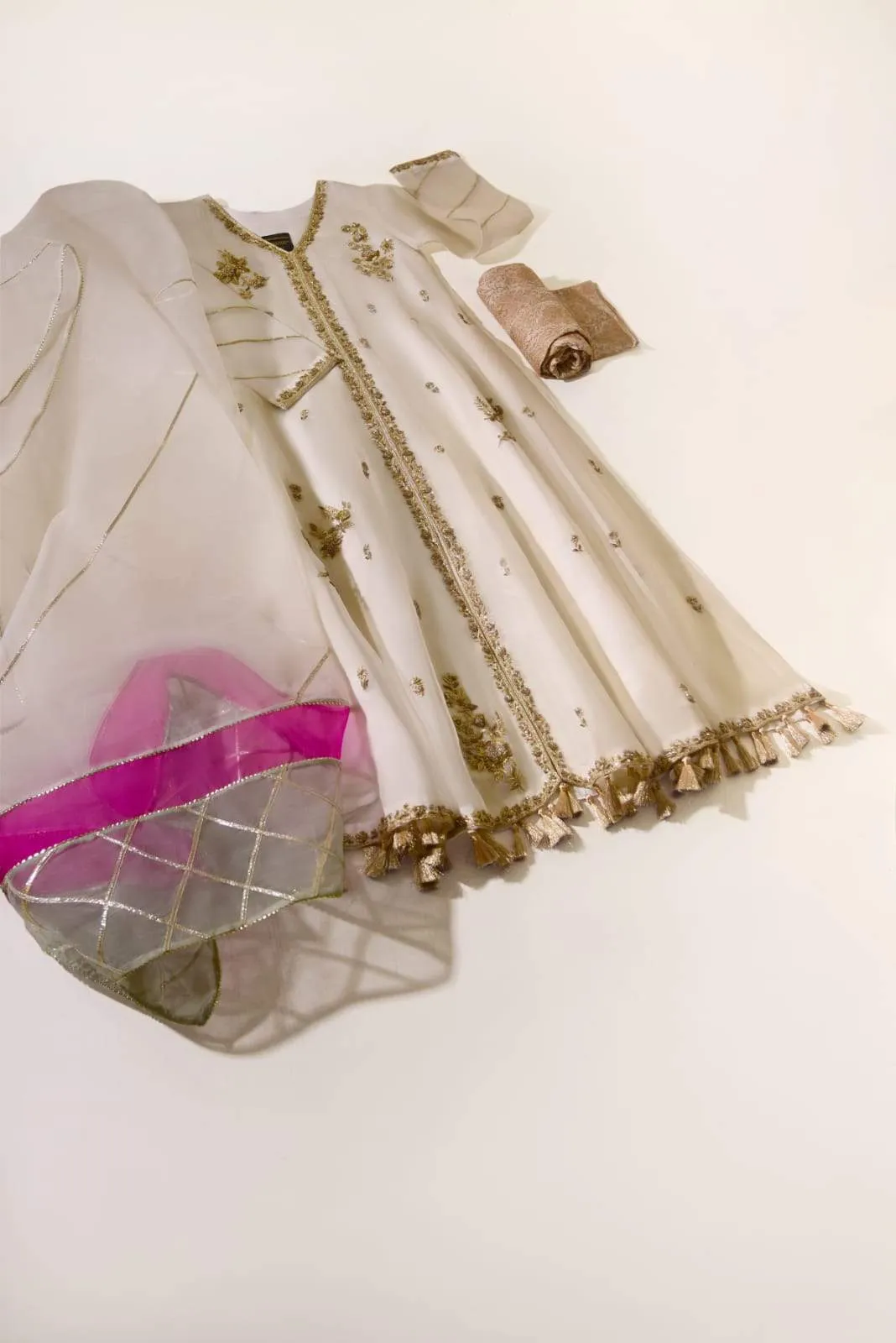 Orla Ivory ( Gotah Dupatta )